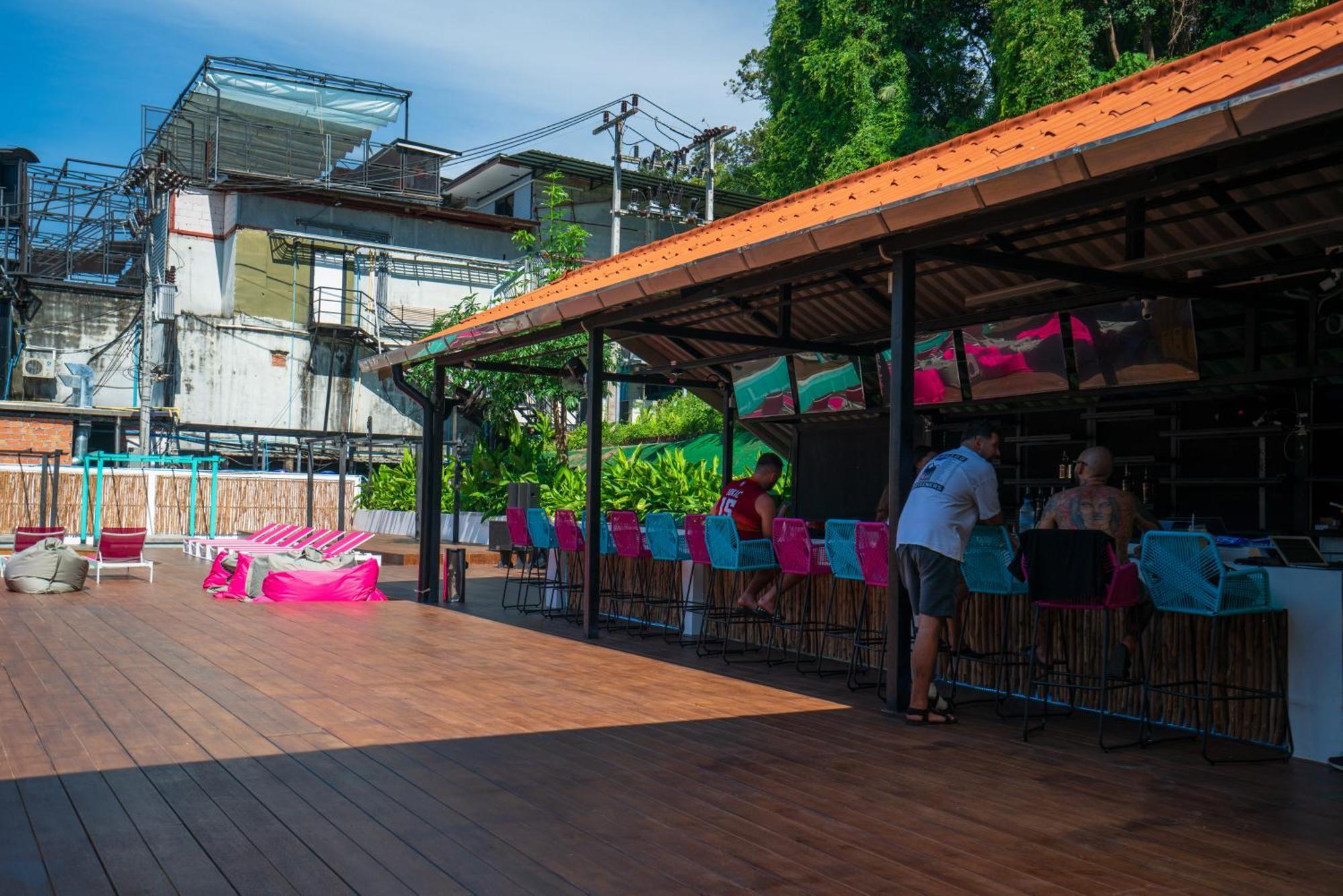 Base Party Hostel Ao Nang Exteriér fotografie